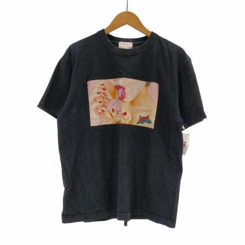 kissing gourami フロントプリントTシャツ メンズ JPN:L