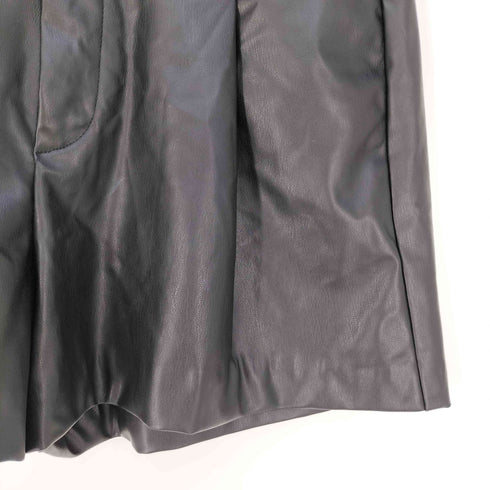 ザラ ZARA フェイクレザーショーツ ショートパンツ レディース M