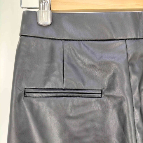 ザラ ZARA フェイクレザーショーツ ショートパンツ レディース M