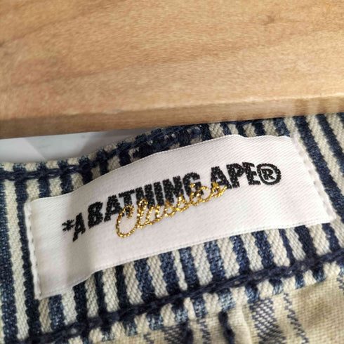 アベイシングエイプ A BATHING APE Classics Y2K ロゴパッチ付き ヒッコリー デニムショーツ ショートパンツ メンズ S
