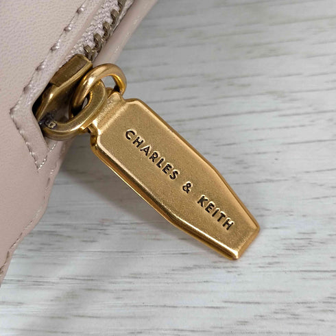 チャールズキース CHARLES & KEITH キルティング ハンド チェーン レディース