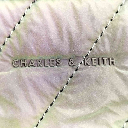チャールズキース CHARLES & KEITH パテント パネルドトートバッグ 玉虫カラー 偏光 レディース