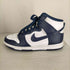 ナイキ NIKE ダンク ハイ レトロ ホワイト/ミッドナイトネイビー メンズ JPN:26