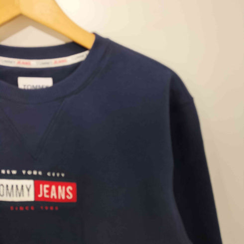 トミージーンズ tommy jeans フロント刺繍Vガゼット 裏起毛クルーネックスウェット メンズ S