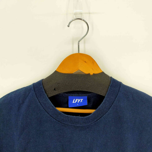 エルエフワイティー LFYT フロント刺繍 クルーネックカットソー メンズ JPN:L