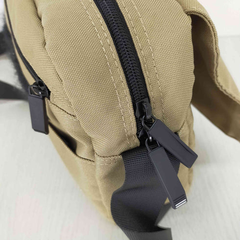 BLACK RICE スクエアショルダーバッグ メンズ