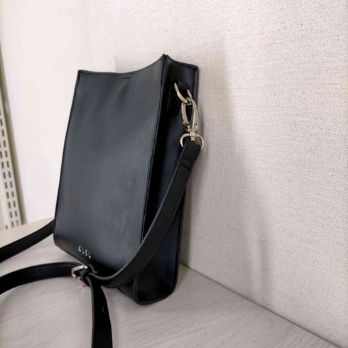 CLEL スムースフェイクレザースクエアショルダーバッグ レディース
