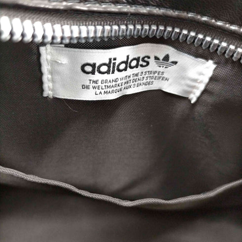 アディダスオリジナルス adidas Originals ポリウレタン エンボス トレフォイル ショルダーバッグ レディース