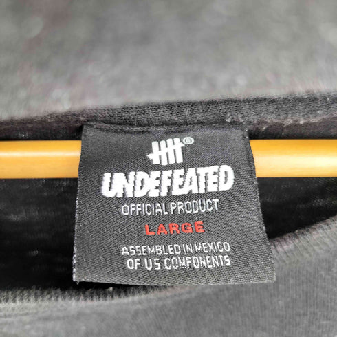 アンディフィーテッド UNDEFEATED フロントプリント S/S Tシャツ メンズ JPN:L