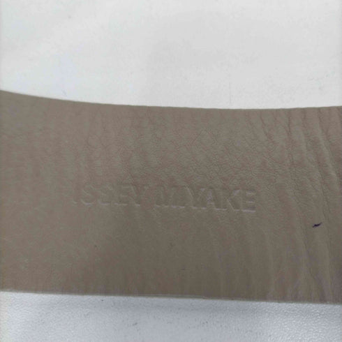 イッセイミヤケ ISSEY MIYAKE レザーダブルピンベルト レディース