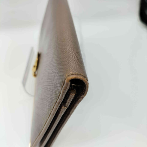 サルヴァトーレフェラガモ Salvatore Ferragamo ガンチーニ 二つ折り長財布 レディース
