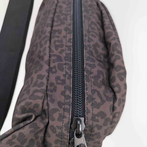 ジャンスポーツ JanSport レオパード柄 ボディバッグ レディース