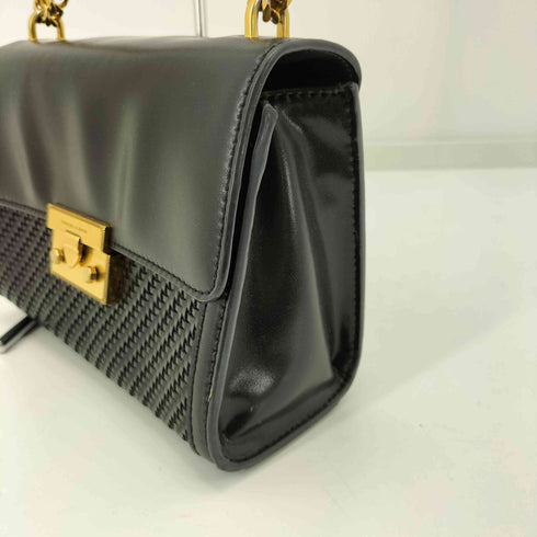 チャールズキース CHARLES & KEITH Textured Boxy Chain Strap Bag レディース