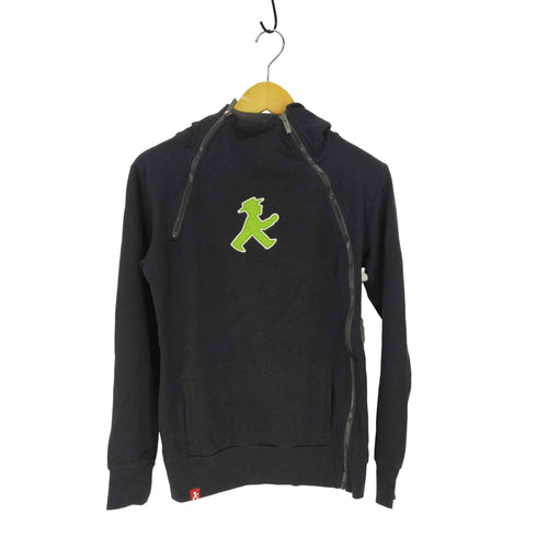 AMPELMANN アンペルマン ロゴワッペンジップパーカー ダイアゴナル 変形ジップ メンズ import:S