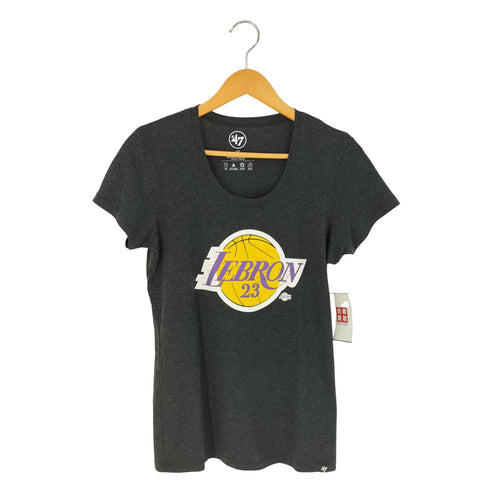 フォーティセブンブランド 47 BRAND NBA バスケットボールチームフロントロゴプリント クルーネックTシャツ レディース import:S