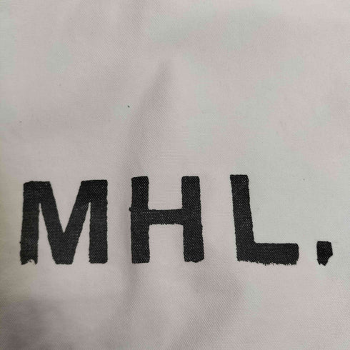 エムエイチエル MHL. ロゴプリント キャンバスショルダーバッグ メンズ