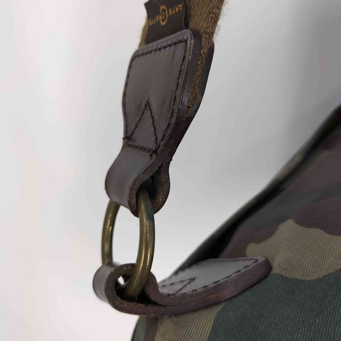 ARTS&CRAFTS ANGLER'S SHOULDER 迷彩柄 メッセンジャーバッグ ショルダーバッグ メンズ