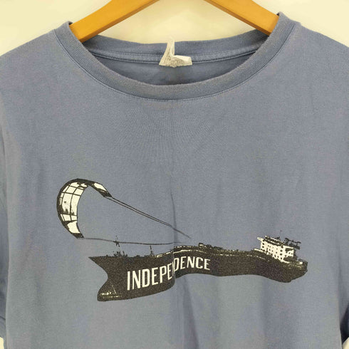 アーペーセー A.P.C. SECTION MUSICALE INDEPENDENCE 戦艦 プリント クルーネックTシャツ メンズ 1