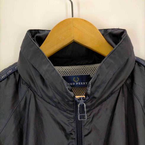 フレッドペリー FRED PERRY 裏地メッシュ ワンポイント刺繍ブルゾン メンズ JPN:L