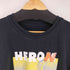 ヘロン プレストン HERON PRESTON AUTHORIZED S/S Tee メンズ JPN:L