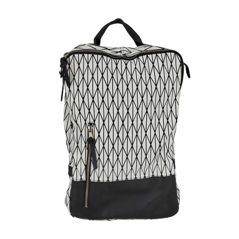 ディケイド DECADE 立体プリント スクエアリュック バックパック レディース ONE SIZE