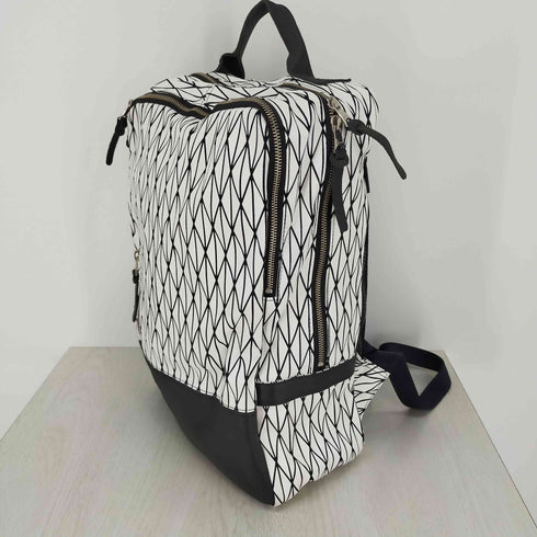 ディケイド DECADE 立体プリント スクエアリュック バックパック レディース ONE SIZE