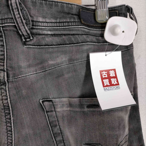 ディーゼル DIESEL BELTHER REGULAR SLIM TAPERED ボタンフライ スリムテーパードデニムパンツ メンズ 30