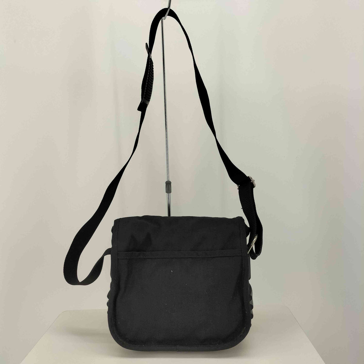 MANDARINA DUCK TANkブラック メッセンジャーバッグ