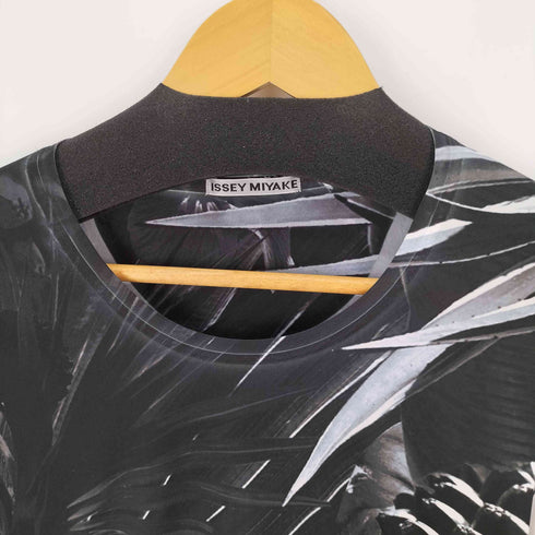 イッセイミヤケ ISSEY MIYAKE グラフィックプリントS/S TEE ボタニカル レディース JPN:2