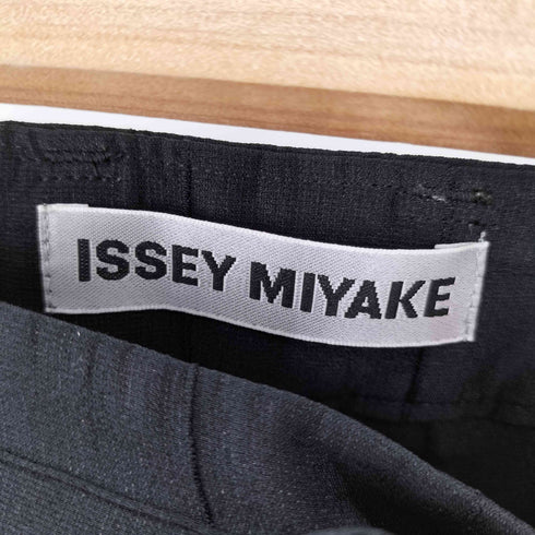 イッセイミヤケ ISSEY MIYAKE 14SS スクエアピンタックテーパードスラックス レディース JPN:1