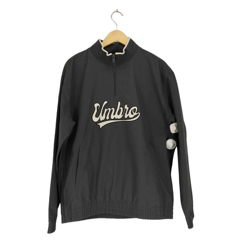 アンブロ UMBRO フロントロゴ刺繍ハーフジップナイロントップス メンズ 100