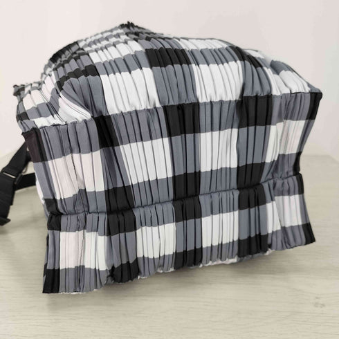 プリーツプリーズイッセイミヤケ PLEATS PLEASE ISSEY MIYAKE プリーツショルダーバッグ スクエア レディース ONE SIZE