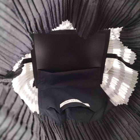 プリーツプリーズイッセイミヤケ PLEATS PLEASE ISSEY MIYAKE プリーツショルダーバッグ スクエア レディース ONE SIZE