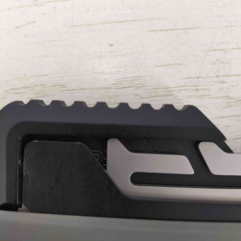 dango products Tactical Bifold Wallet SPEC-OPS 二つ折り デザートサンド メンズ