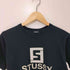 ステューシー Stussy 00s Y2K MADE IN USA 銀タグ ブランドロゴプリント ショートスリーブ クルーネックTシャツ ミニトップス ショート丈 レディース import:S