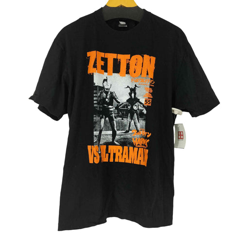 S/S ヒーロープリント Tシャツ メンズ JPN:XL