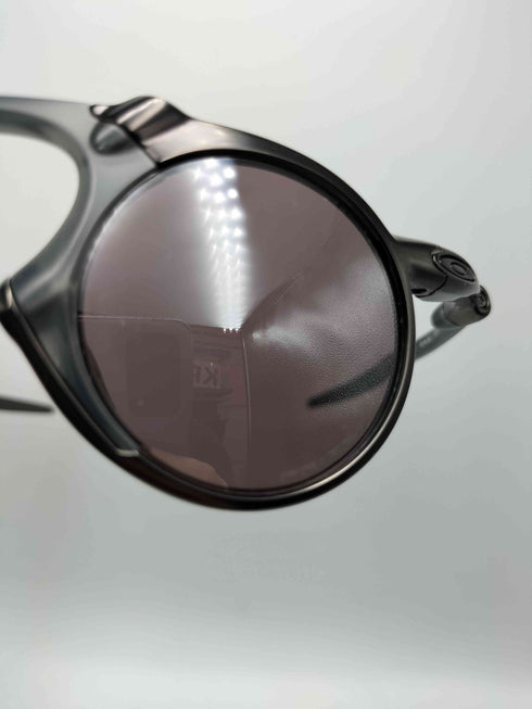 オークリー OAKLEY MADMAN Prizm Daily Polarized ダークカーボン マットグレースモーク メンズ 42□29 151