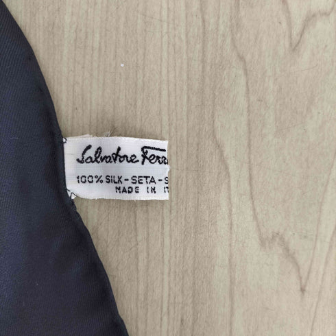 サルヴァトーレフェラガモ Salvatore Ferragamo デザインシルクスカーフ レディース
