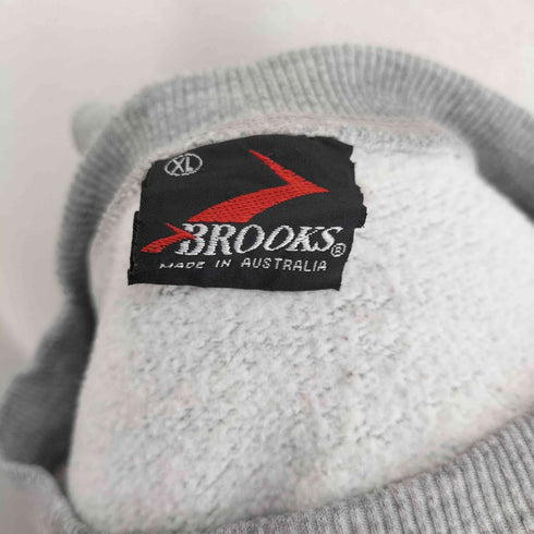 ブルックス BROOKS エンブレム刺繍クルーネックスウェット メンズ JPN:XL