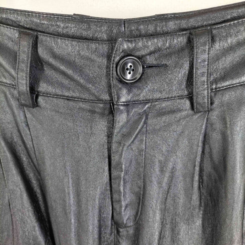 JOHN NHOJ フェイクレザー2タックスラックス レディース