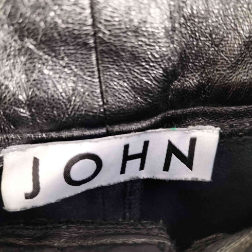 JOHN NHOJ フェイクレザー2タックスラックス レディース