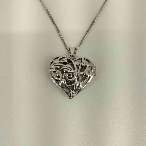 clogau 透かし柄ハートデザイン ロケットペンダント レディース