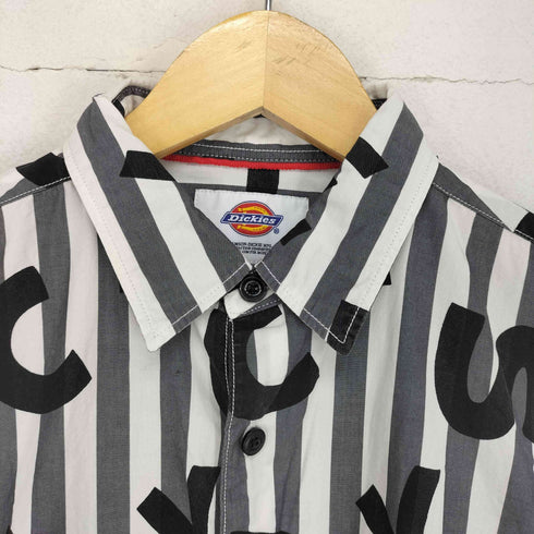ディッキーズ Dickies 文字×ストライプ 総柄半袖シャツ メンズ JPN:M