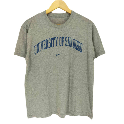 ナイキ NIKE UNIVERSITY OF SAN DIEGO フロントプリントクルーネックTシャツ メンズ