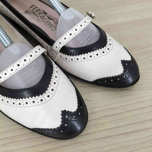サルヴァトーレフェラガモ Salvatore Ferragamo メダリオンデザインストラップパンプス レディース JPN:39