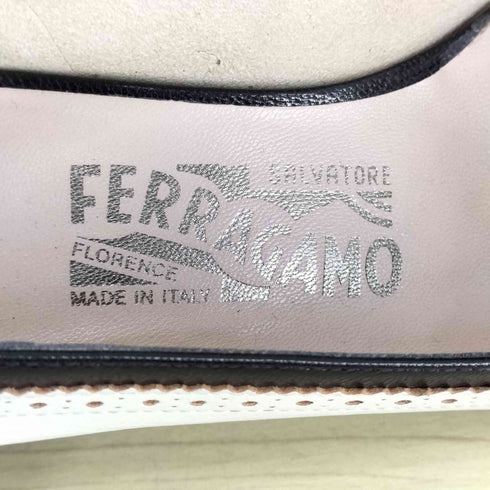サルヴァトーレフェラガモ Salvatore Ferragamo メダリオンデザインストラップパンプス レディース JPN:39