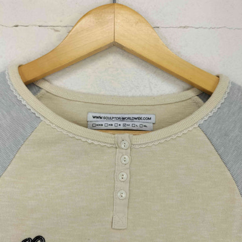 SCULPTOR ラグランフロントプリントL/S TEE レディース JPN:M