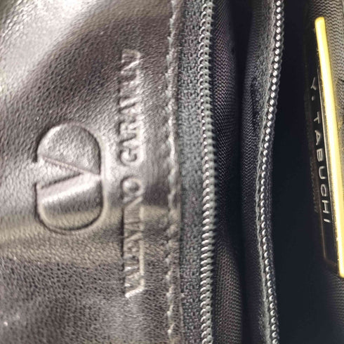 ヴァレンティノガラヴァーニ VALENTINO GARAVANI 型押し レザー バックパック レディース