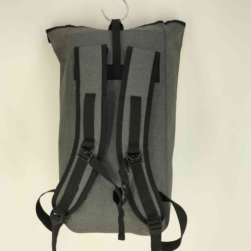 PIRARUCU 防水 軽量 バッグパック デイバッグ メンズ 20L