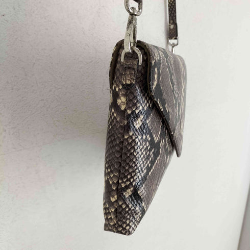 ジャンニキャリーニ GIANNI CHIARINI パイソン型押しショルダーバッグ レディース